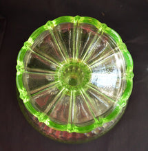 Charger l'image dans la galerie, COUPE A FRUITS VERRE DE DÉPRESSION 1950