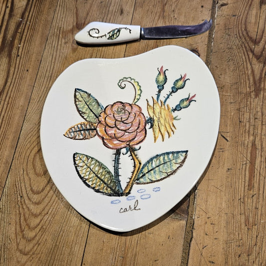 ASSIETTE ET COUTEAU Á FROMAGE MONACO  Ref 00103