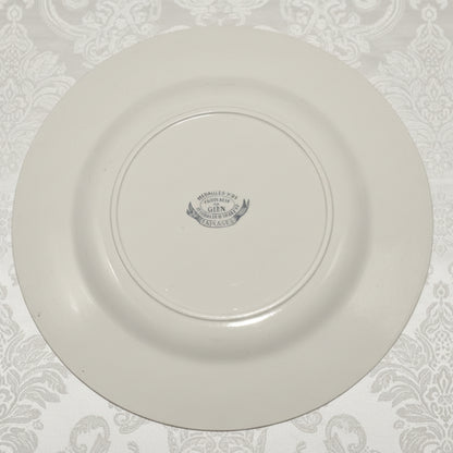 Dessous de l'assiette, avec le tampon de  la manufacture de Gien  en haut : Médaillés d'or
 Dans un ovale horizontal :Faïencerie de GIEN  puis en dessous Diplômes d'honneur