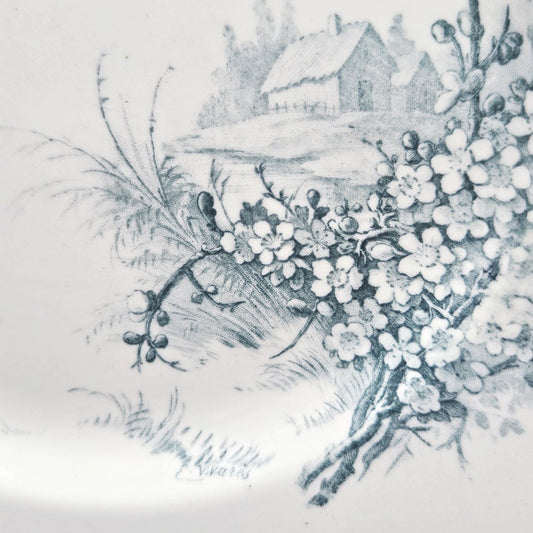 Détails de la branche de cerisier en fleurs avec au loin la petite maison; Le tout de couleur bleu gris, on appréciera la finesse d'exécution.