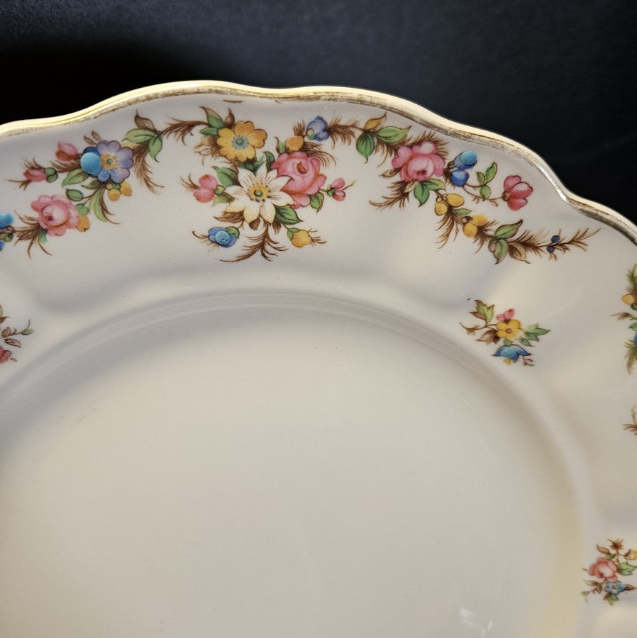 ASSIETTE PLATE MARLBOROUGH  ROYAL PETAL GRINDLEY ENGLAND Ref 00138
