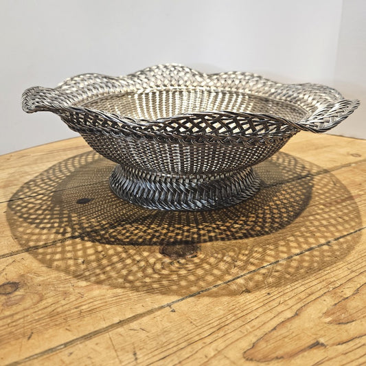 GRANDE PANIÈRE TRESSÉE EN MÉTAL ARGENTÉ Ref : 00139
