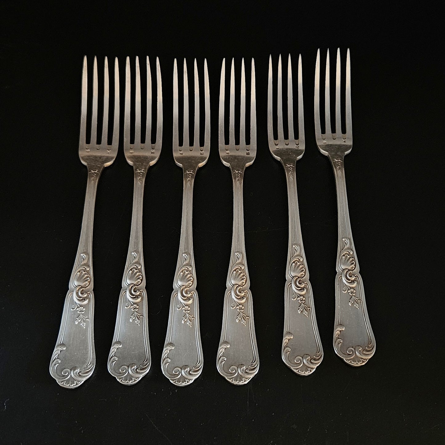 6 FOURCHETTES STYLE LOUIS XV EN MÉTAL ARGENTÉ Ref : 00195
