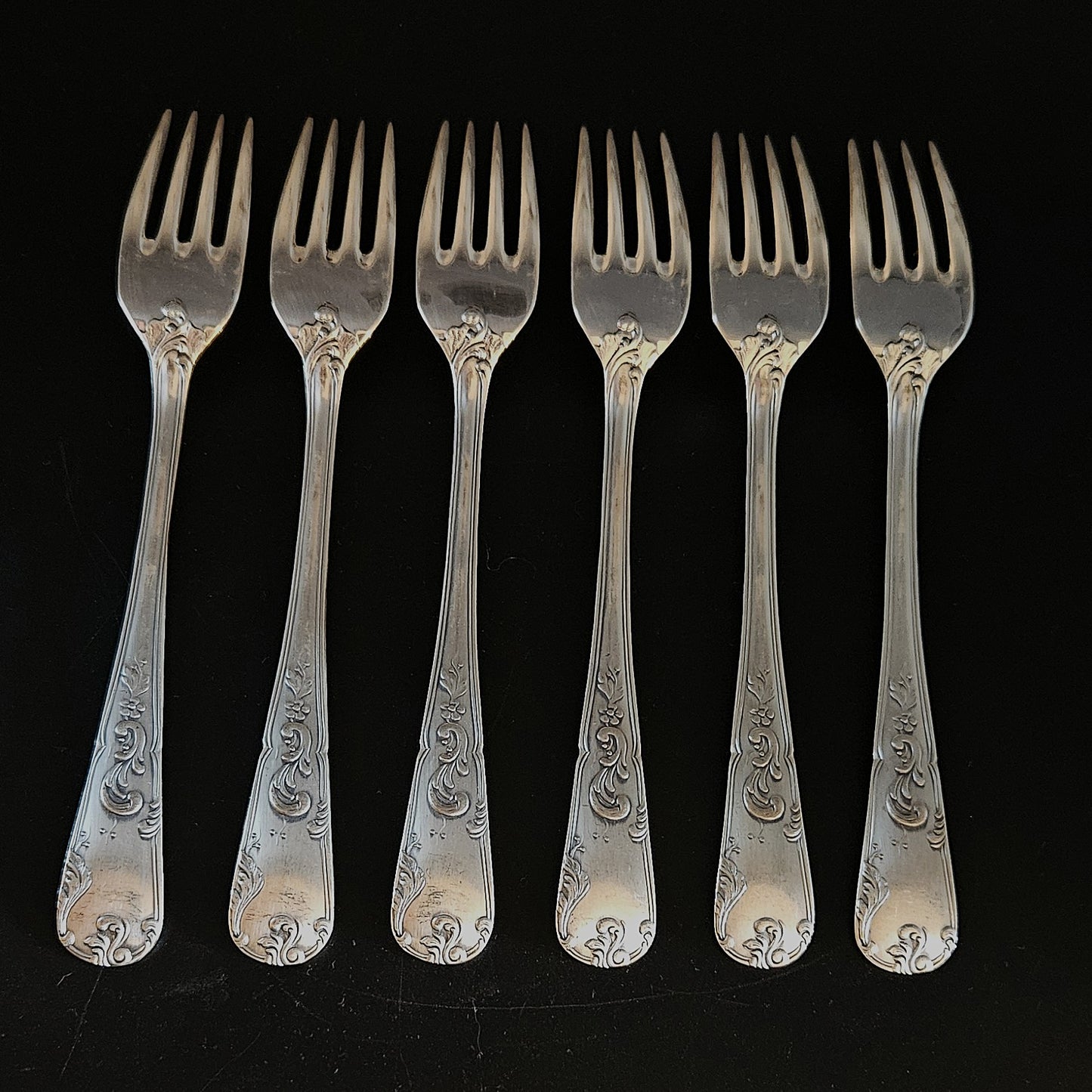 6 FOURCHETTES FRIONNET FRANÇOIS STYLE LOUIS XV EN MÉTAL ARGENTÉ Ref : 00196