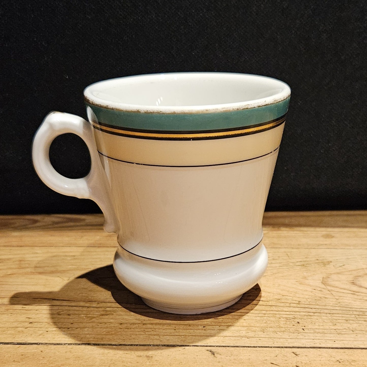 TASSE À BRÛLOT (À CAFÉ) EN FAÏENCE XIXe DÉCOR VERT ET OR Ref 00222