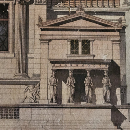 Détail de l'aquarelle de Paul Friesé montrant le portique à quatre cariatides — figures féminines drapées portant l'entablement — sous un fronton triangulaire, flanqué d'un griffon ailé en acrotère d'angle sur piédestal, rendu à l'aquarelle et à l'encre sur papier vergé beige.
