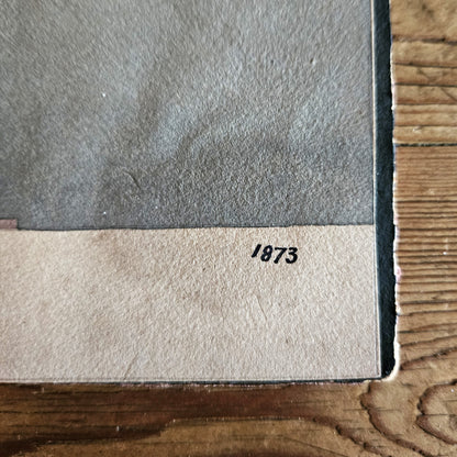 Gros plan sur la date « 1873 » inscrite en bas à droite de l'aquarelle, sur le bord blanc du papier.