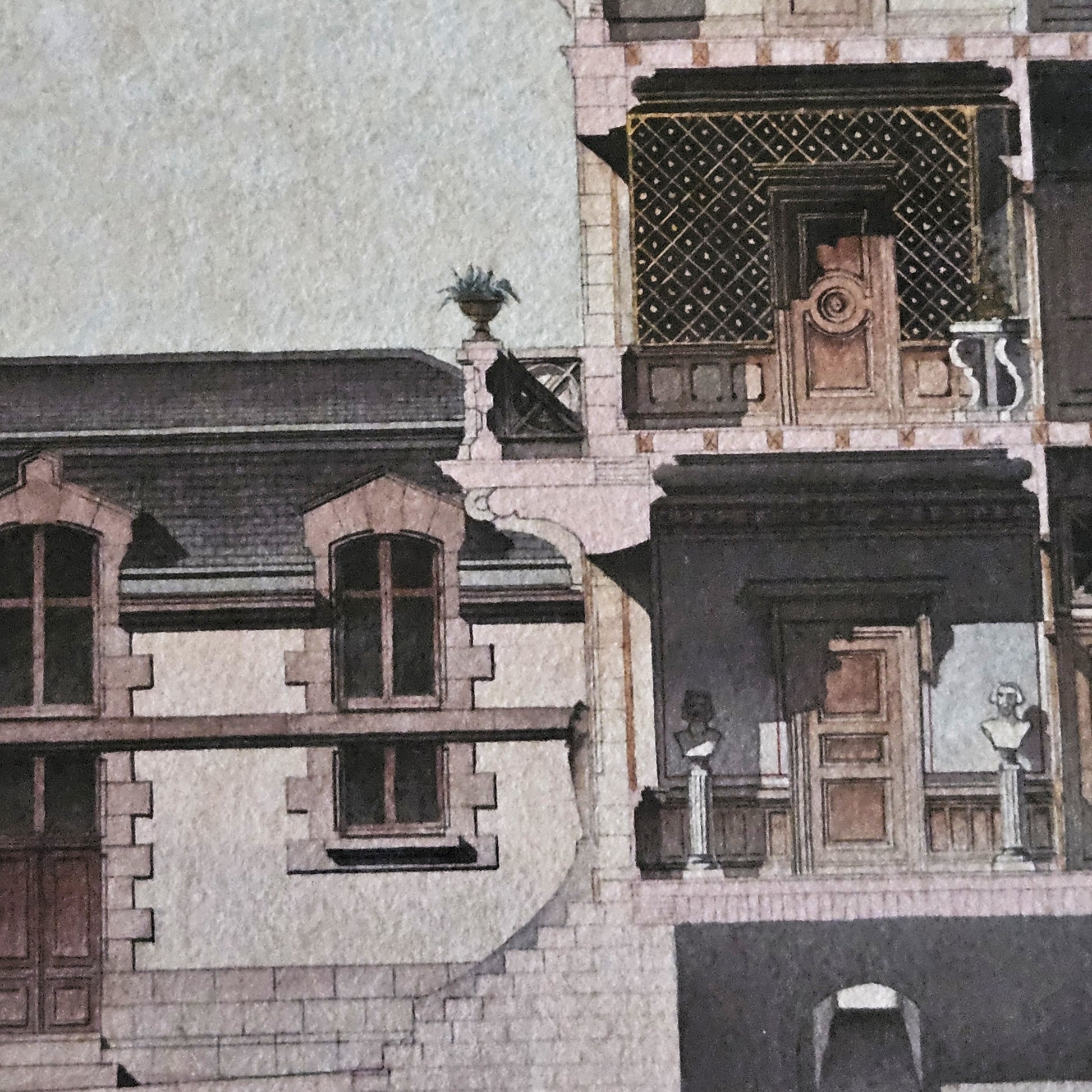 Détail de l'aquarelle attribuée à Paul Friesé, montrant la jonction entre l'aile gauche en pierre de taille à bossages avec fenêtres à arc brisé à meneaux et toiture en ardoise, et le corps central de l'hôtel particulier avec balcon à vase de plantes et galerie à treillis doré.
